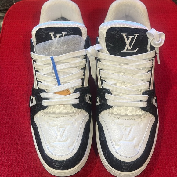 Louis Vuitton Low Trainers Size 11 - Picture 2 of 9